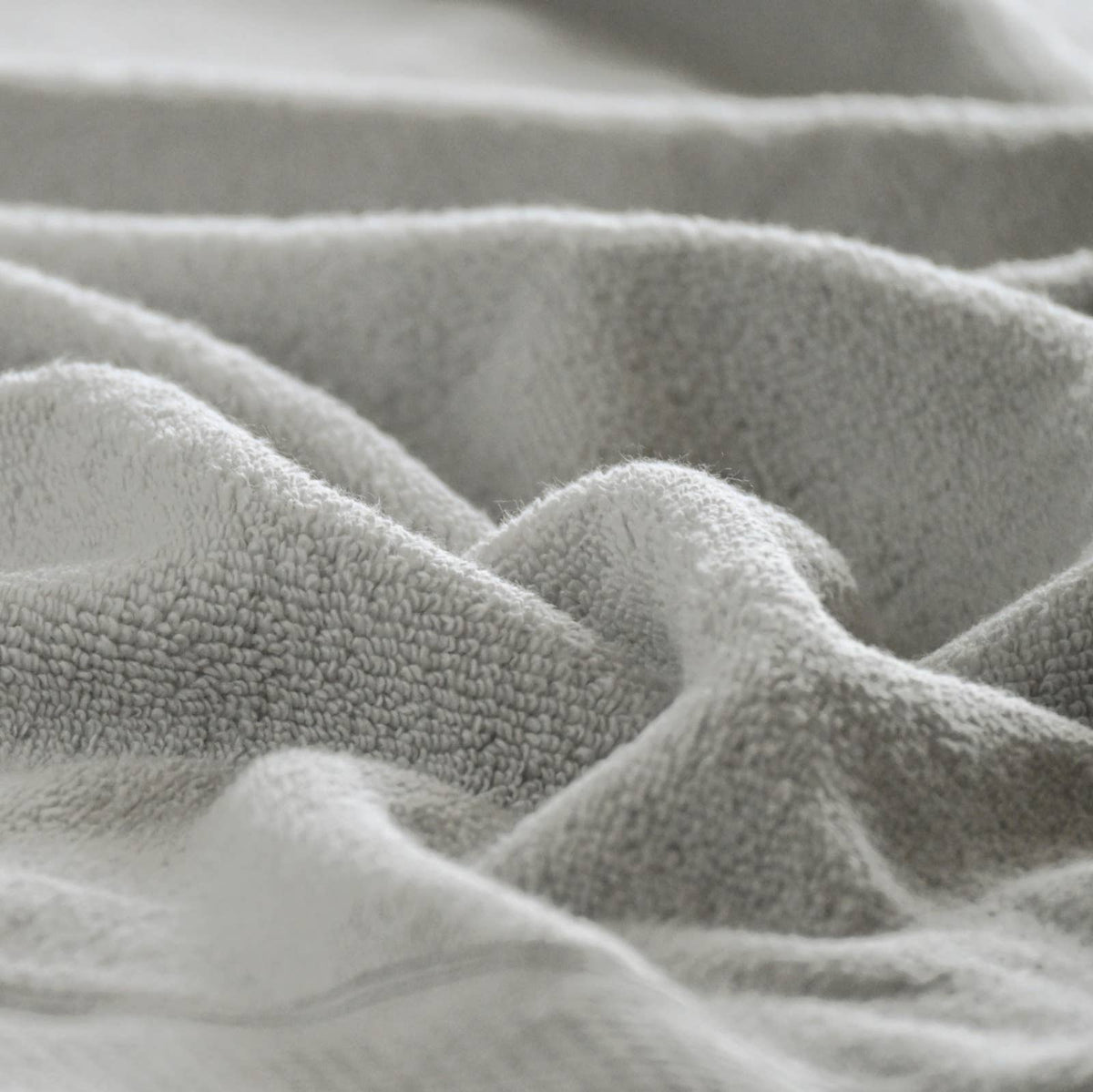 Kathy Ireland Zero Twist 100% Cotton Plush Bath Towels